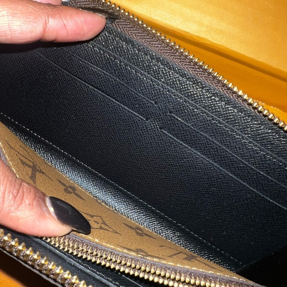 Authentic Louis Vuitton Wallet - Picture 14 of 15